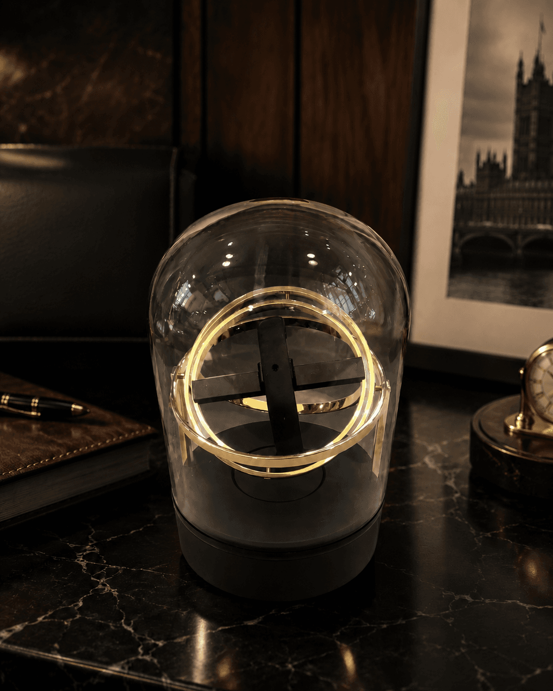Robert Taylor Watch Ranger single-watch winder — gilt gyroscopic rotor under glass.